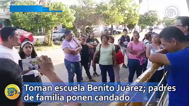 Toman escuela Benito Juárez; padres de familia ponen candado y rechazan ingreso de estudiantes de otras instituciones