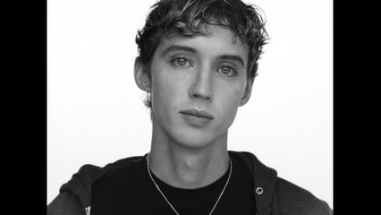 Troye Sivan - One Of Your Girls