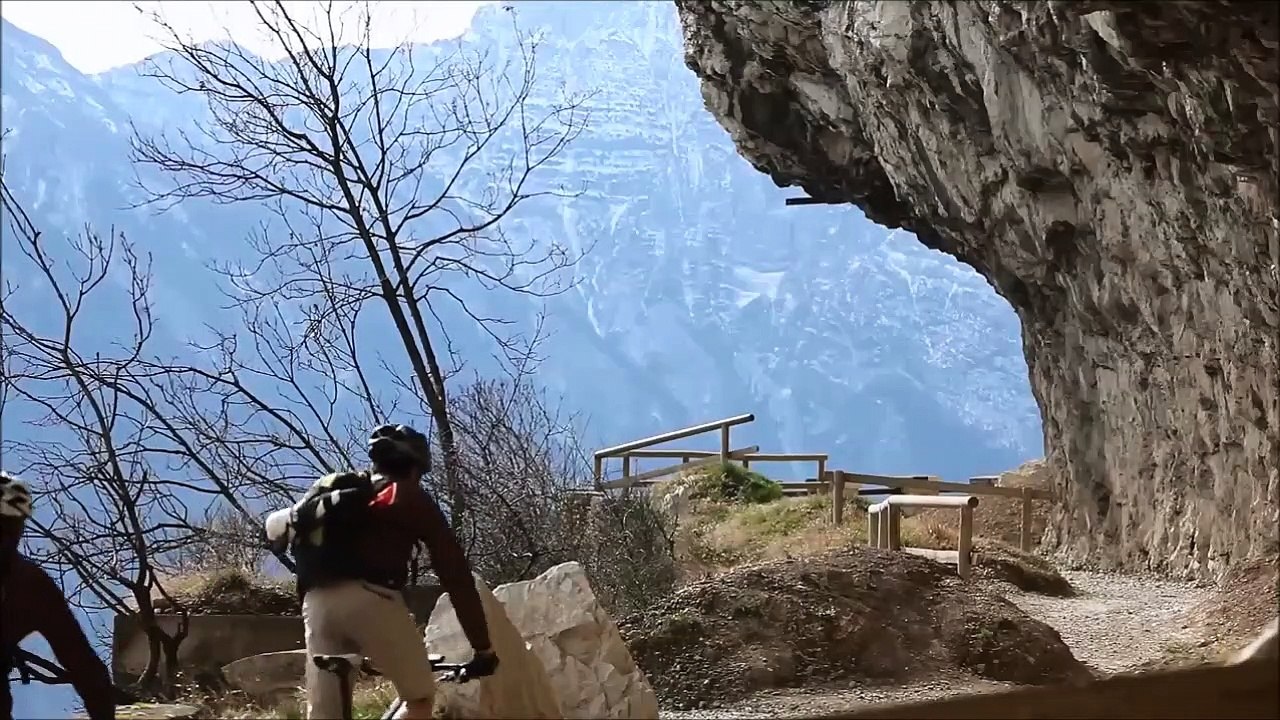 ASSO - Don't Stop (1983)