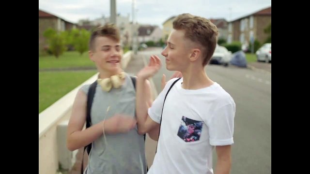 Une nuit, à travers champs Bande-annonce (EN)