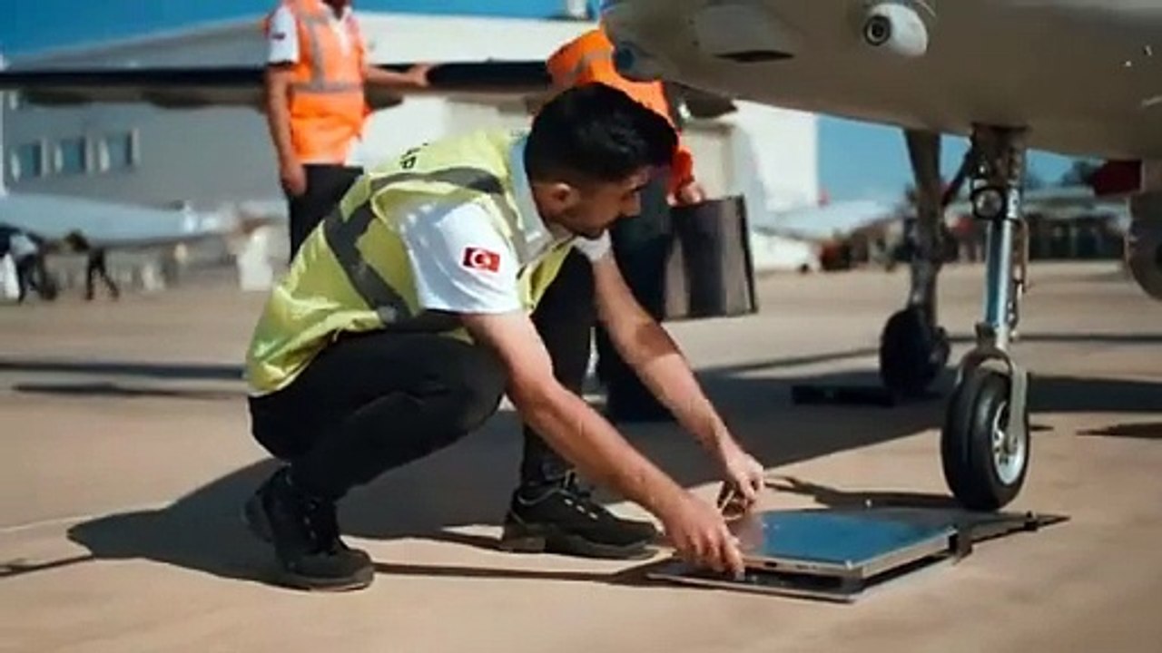 Selçuk Bayraktar paylaştı! TB3 ilk koşu testini başarıyla tamamladı...