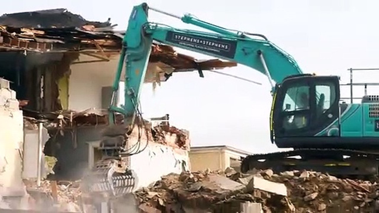 Marina Hotel being demolished
