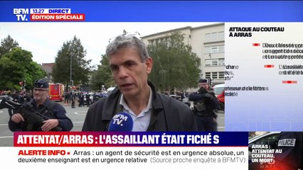 Скачать видео: Attaque au couteau à Arras: un enseignant présent sur le lieu de l'attaque témoigne