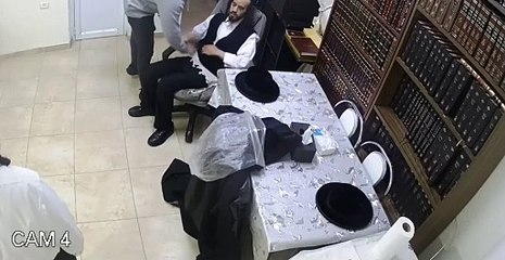 Filistin'i destekleyen Yahudiler de 'terörist' ilan ediliyor