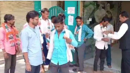 बड़वानी: BJP को बड़ा झटका, 2 दर्जन से ज्यादा कार्यकर्ताओं ने थामा कांग्रेस का हाथ