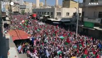 Migliaia di persone ad Amman manifestano solidarieta' con Gaza