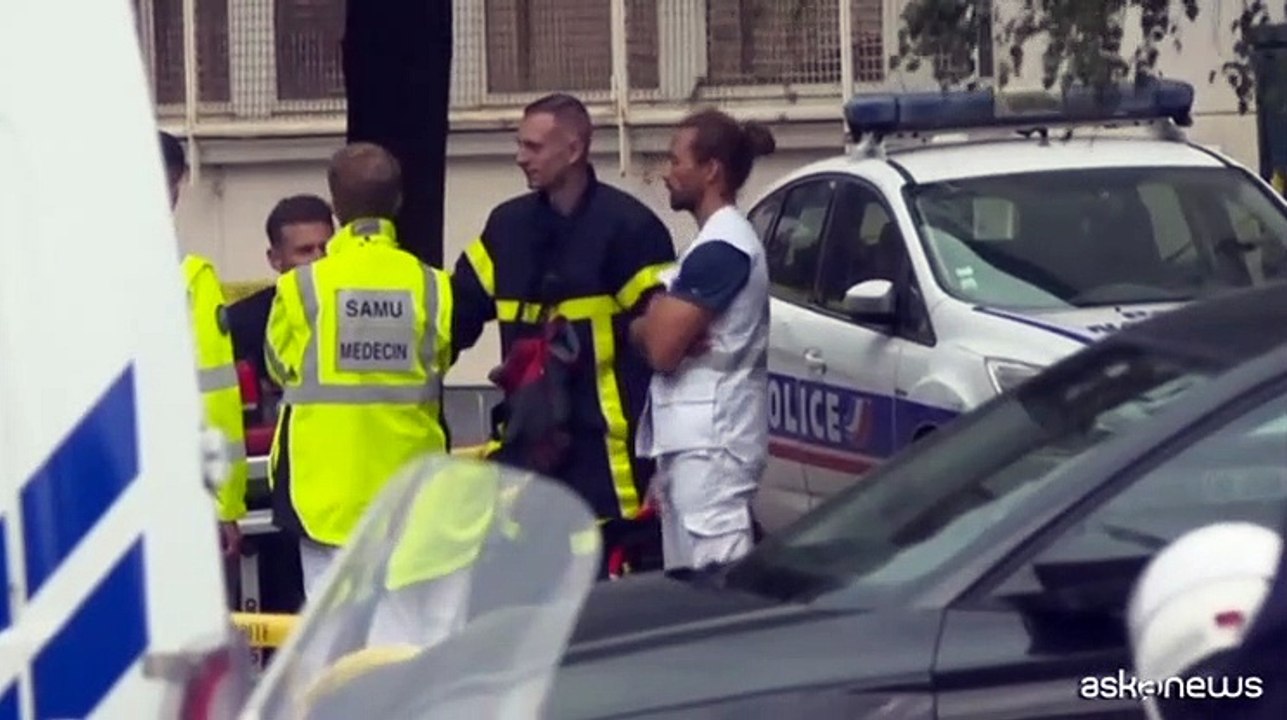 Attacco in un liceo in Francia, accoltellato e ucciso un insegnante