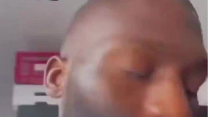 Cédric Doumbè s'en prend aux "meufs qui vont voir UN gynécologue", les internautes le recadrent