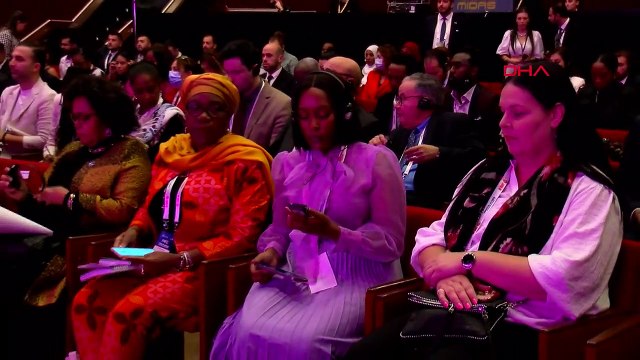 BAKAN ÖZDEMİR GÖKTAŞ AFRİKALI VE TÜRK KADIN GİRİŞİMCİLER ARASINDA DENEYİM PAYLAŞIMINI TEŞVİK EDİYORUZ