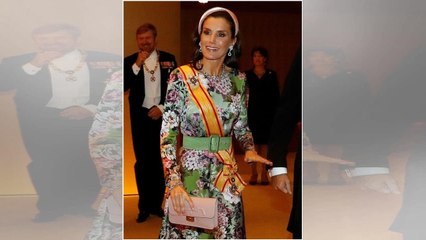 Letizia saca la artillería pesada en Japón: su imponente 'look' de seda oriental, chatones y diadema