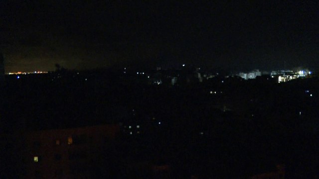 غارات إسرائيلية عنيفة على مناطق عدة في قطاع #غزة #العربية