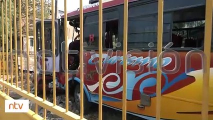 "Parecía un bólido": Microbús de la línea "H" impactó contra un muro y dejó dos heridos