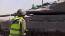 شاهد: تحركات لدبابات ومركبات عسكرية إسرائيلية باتجاه قطاع غزة