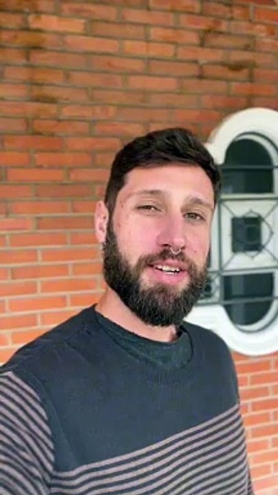 Eduardo Fritzke, professor de Geografia, do Aprova Total, plataforma online de ensino para o Enem e o vestibular.