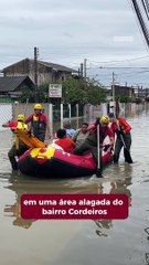 Bombeiros resgatam família com recém-nascido