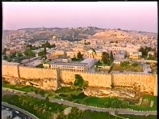 Город золотой - иврит. זהב עוטף קרתא