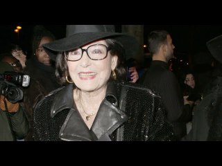 Nana Mouskouri se fait vacciner contre le coronavirus : "Je respecte la santé des autres"