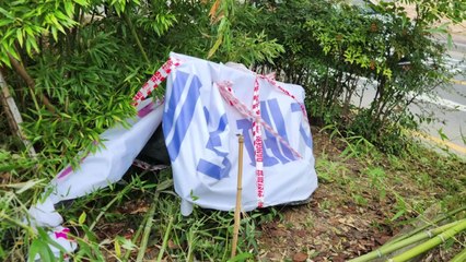 광주 정율성 흉상 또 떨어져...기단 일부도 훼손 / YTN