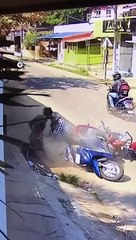 Cool turn signal bro ⚠️