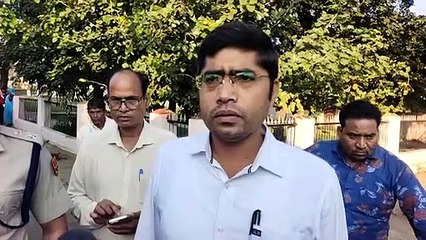 दर्शनार्थियों की बस की खड़े ट्रेलर से भिडं़त, चार की मौत, डेढ़ दर्जन लोग घायल
