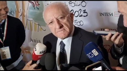 Governo, De Luca: il Pd non fa opposizione, naviga nello spazio
