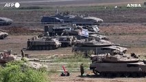 Gaza, carri armati e soldati israeliani si radunano vicino al confine