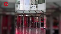 BBC'nin merkezine kırmızı boyalı saldırı gerçekleşti