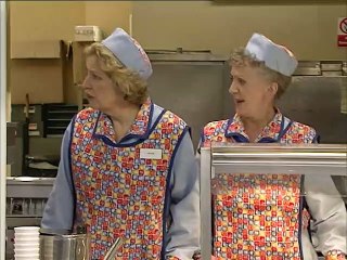 Dinner ladies S01E02 Royals