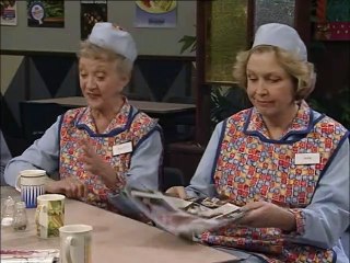 Dinner ladies S01E03 Scandal