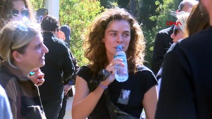 Oyuncu Özge Özpirinçci'nin babası son yolculuğuna uğurlandı