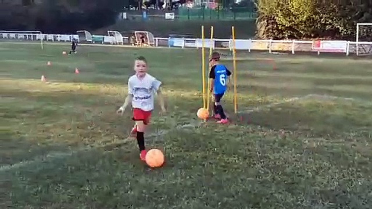 EXERCICE D'ENTRAÎNEMENT POUR NOS U9 - MARDI 4 OCTOBRE