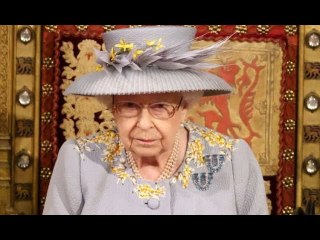 'Don't see that happening' Queen 'will not give' medals to Andrew, Harry & Meghan