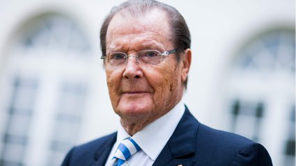 VOICI : Roger Moore : le légendaire James Bond victime de violences conjugales pendant ses premiers mariages