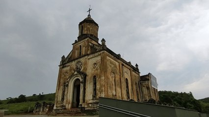 UMA BELA IGREJA ABANDONADA DE QUASE 100 ANOS