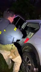 Jovem de 20 anos é presa com veículo roubado carregado com maconha