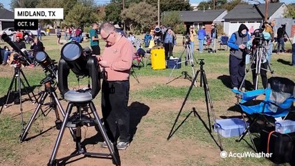 下载视频: Eclipse chasers converge in Texas