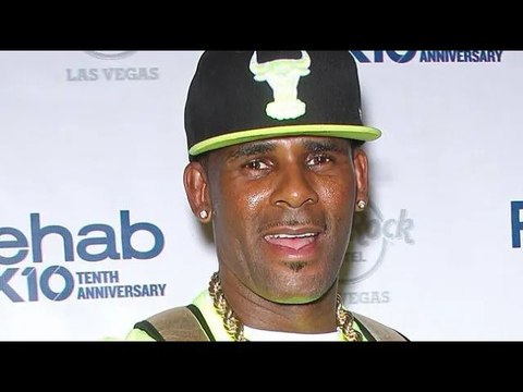 R. Kelly se fait lâcher par deux de ses principaux avocats à deux mois de son procès pour racket