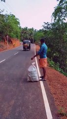 II basta mundei autoku ki hairana karuchi II