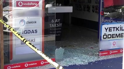 Sultangazi'de Telefon ve Aksesuar Satışı Yapılan İş Yerine Silahlı Saldırı