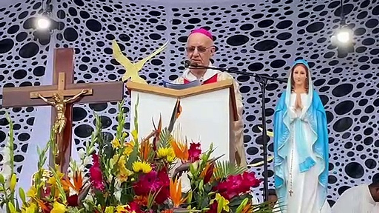 Mrg Gilbert Aubry donne son dernier discours