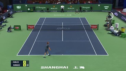 Shangai - Hurkacz crée la surprise face à Rublev et remporte le tournoi