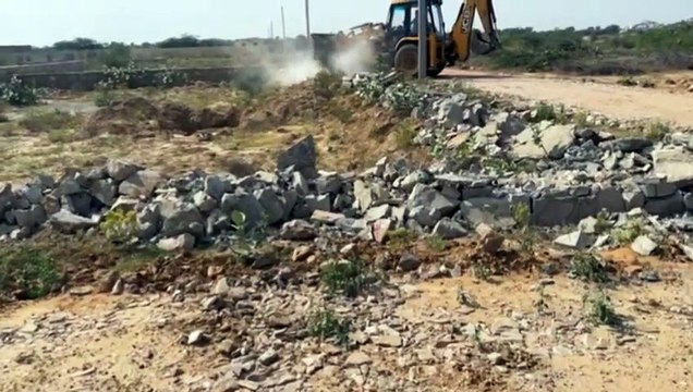 आठ बीघा में विकसित की जा रहीं दो कॉलोनी ध्वस्त