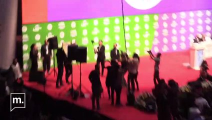 HDP kongresinde teröristbaşı Öcalan'ın posteri açtılar! Maskeli 2 kişi paketlendi