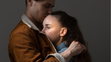 Voici la raison pour laquelle les couples restent ensemble pendant les périodes difficiles, selon les experts