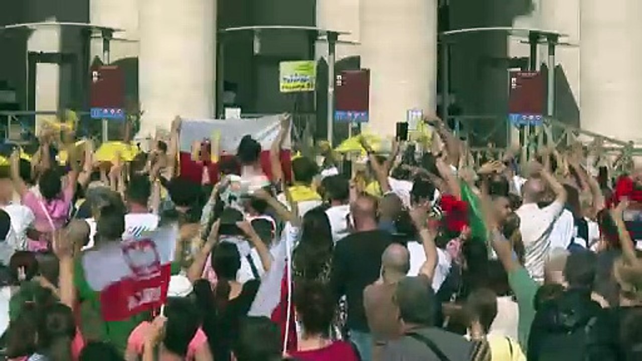 El papa pide corredores humanitarios para la población de Gaza