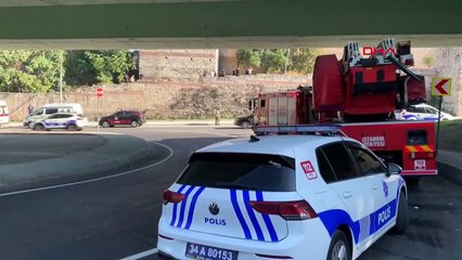 İSTANBUL-FATİH'TE TOPKAPI SURLARIN'NDA ERKEK CESEDİ BULUNDU-1