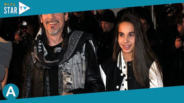 Florent Pagny : sa fille Ael, 23 ans et parfait mélange de ses parents, séduit en bikini flashy