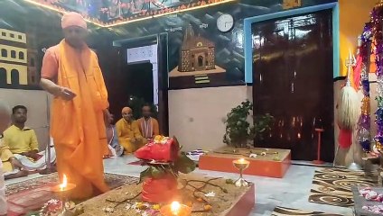 Video: गोरखनाथ मंदिर के शक्तिपीठ में गोरक्षपीठाधीश्वर सीएम योगी ने की कलश स्थापना