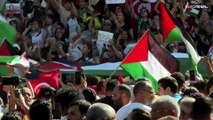 شاهد: مئات الآلاف يخرجون في مظاهرات عارمة في دول المغرب العربي تضامناً مع غزة