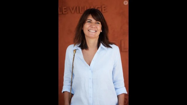 Estelle Denis très gênée dans Quelle époque !, son compagnon intéresse...